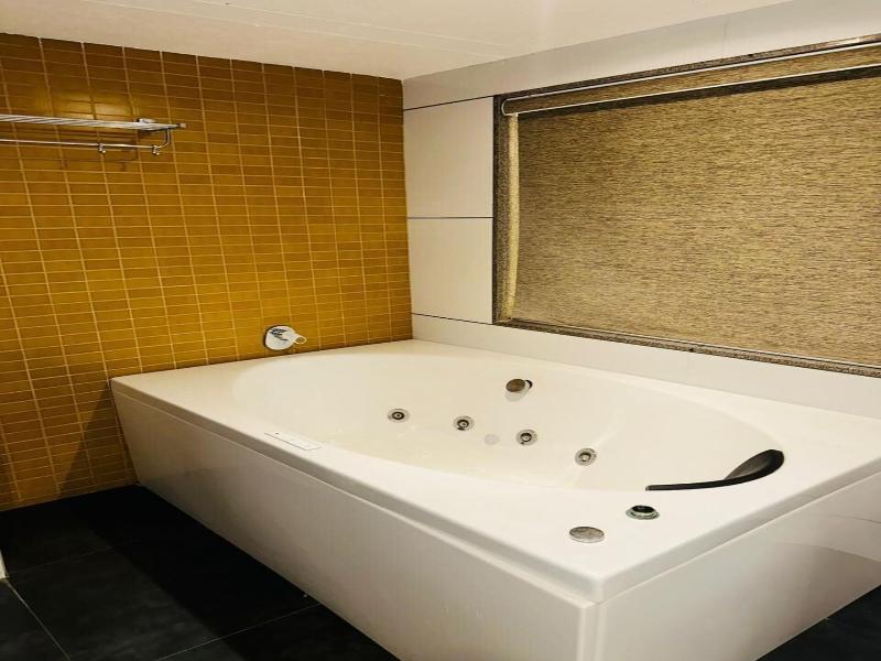 Hotel Silvera Grand image