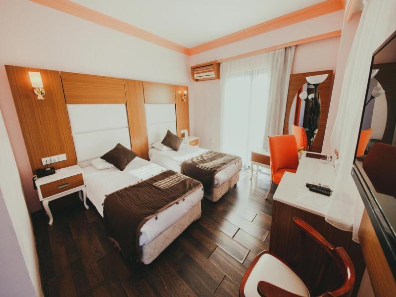 City Royal Hotel image