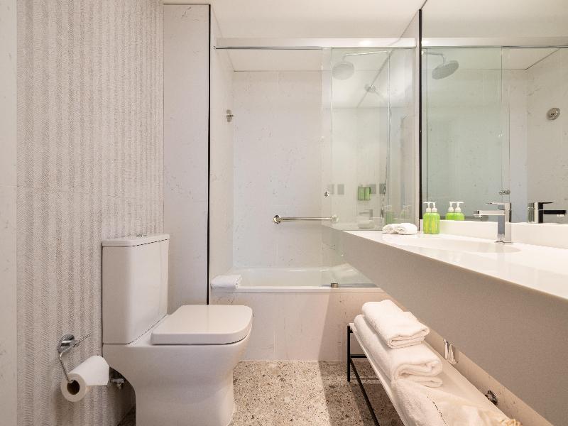 Holiday Inn Express Santiago Las Condes image