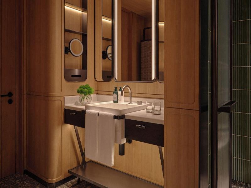 Kimpton Tsim Sha Tsui Hong Kong By Ihg image