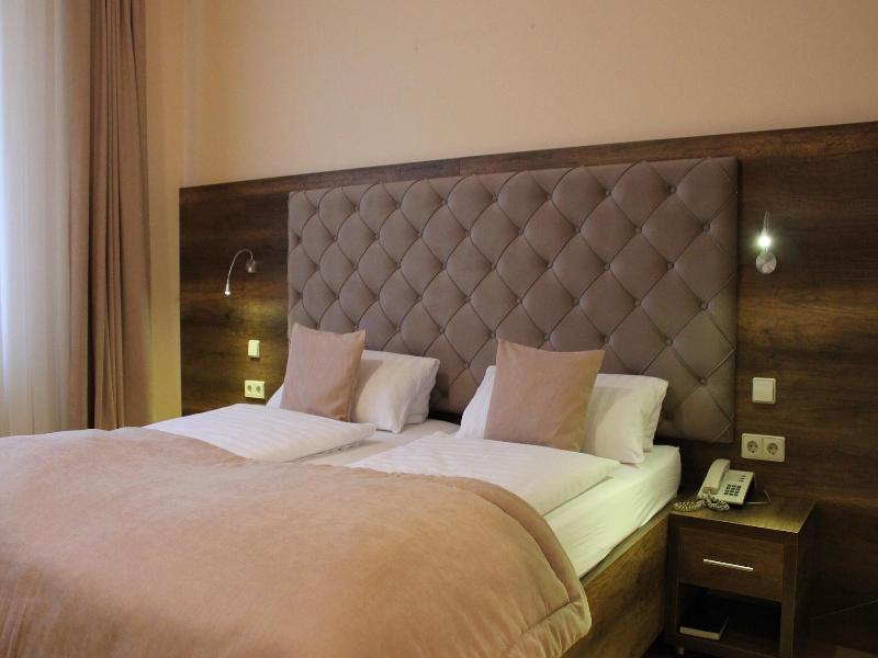 Hotel Rheinbrucke image