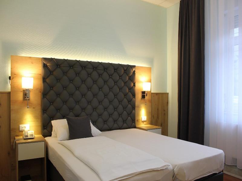 Hotel Rheinbrucke image
