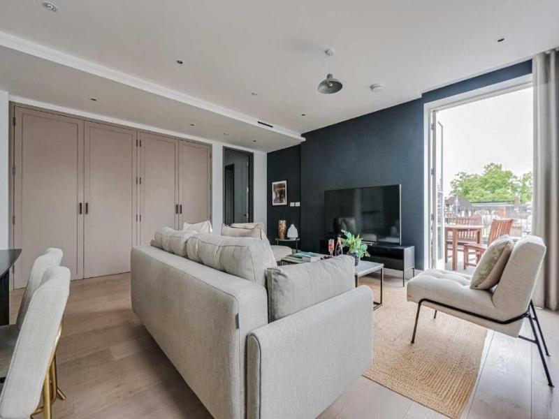 Westminster Apartments By D'montrio image
