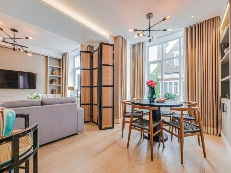 Westminster Apartments By D'montrio image