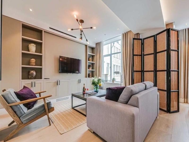 Westminster Apartments By D'montrio image