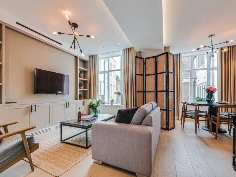 Westminster Apartments By D'montrio image