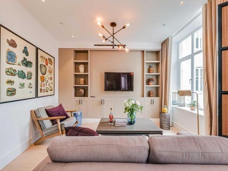 Westminster Apartments By D'montrio image