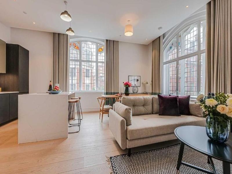 Westminster Apartments By D'montrio image