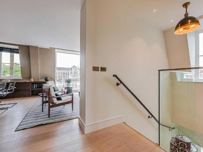 Westminster Apartments By D'montrio image