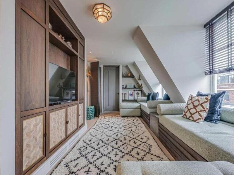 Westminster Apartments By D'montrio image