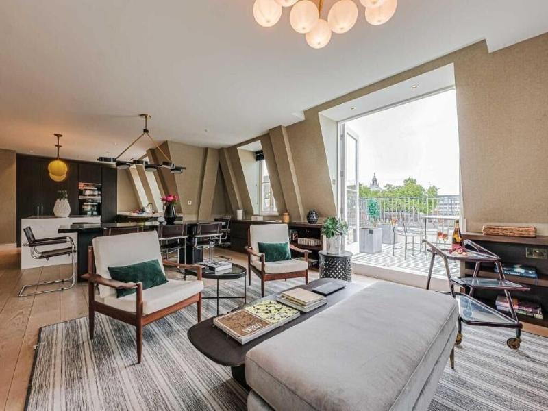Westminster Apartments By D'montrio image