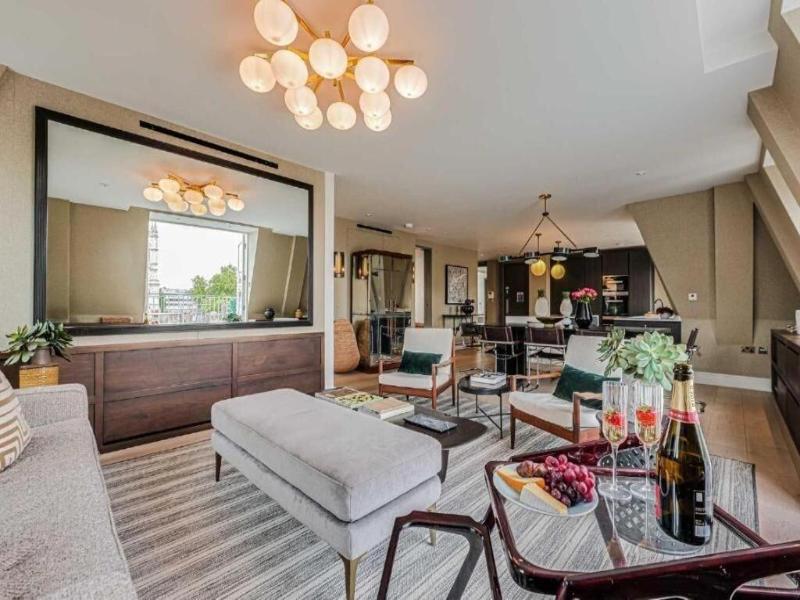 Westminster Apartments By D'montrio image