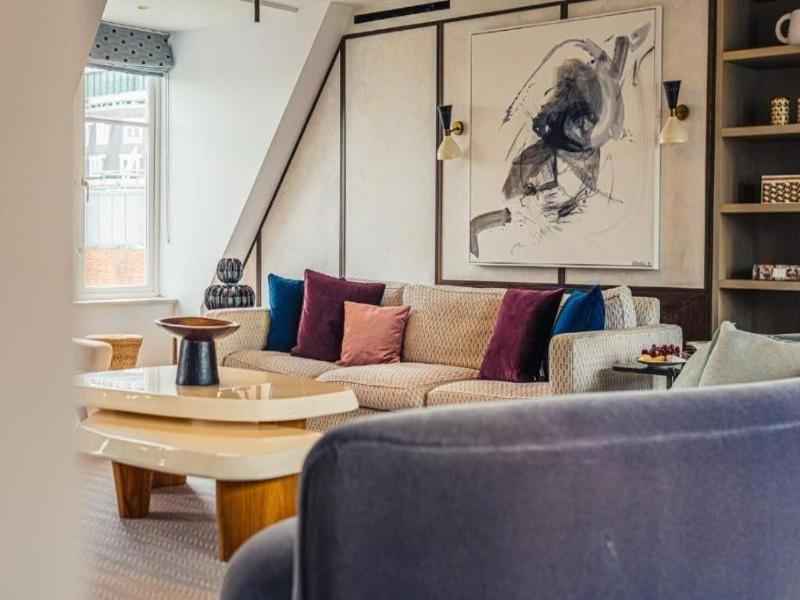 Westminster Apartments By D'montrio image