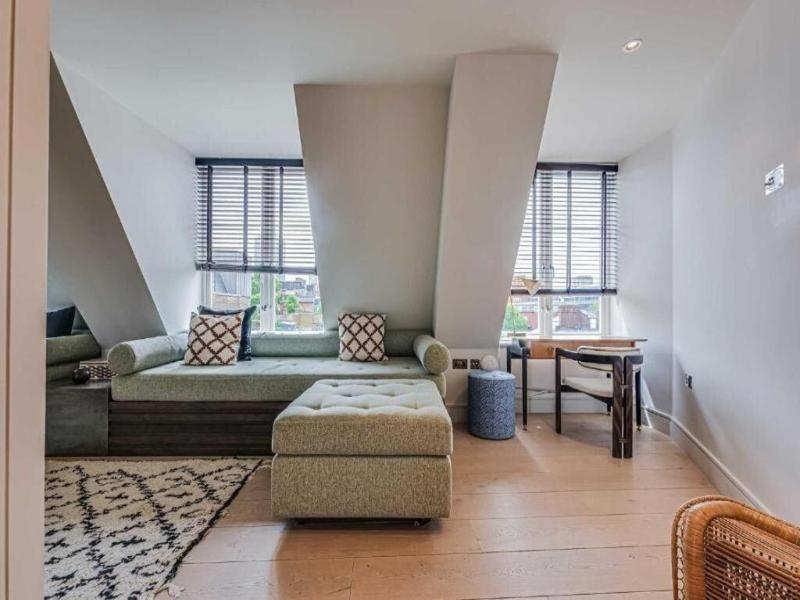Westminster Apartments By D'montrio image