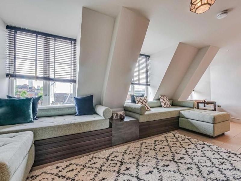 Westminster Apartments By D'montrio image