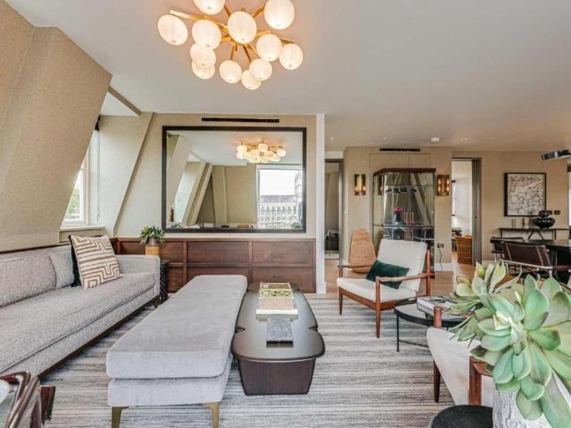 Westminster Apartments By D'montrio image