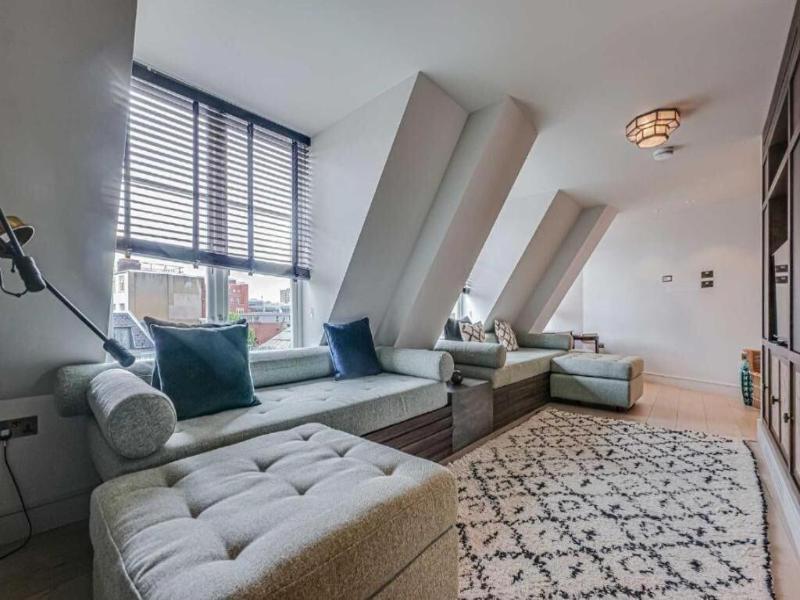 Westminster Apartments By D'montrio image