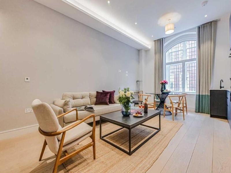 Westminster Apartments By D'montrio image