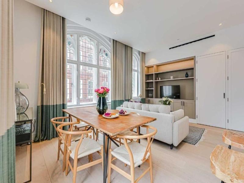 Westminster Apartments By D'montrio image