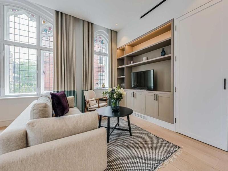 Westminster Apartments By D'montrio image