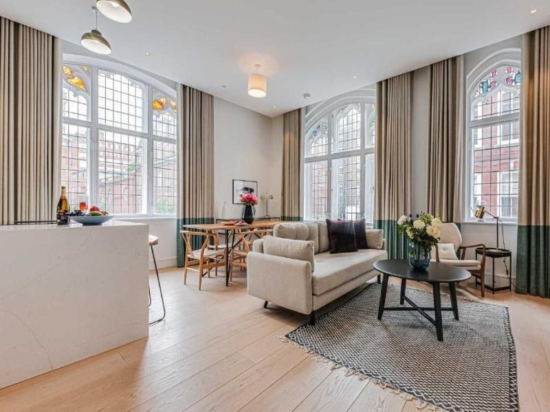 Westminster Apartments By D'montrio image