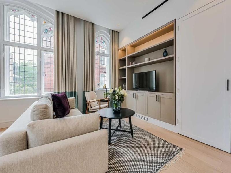 Westminster Apartments By D'montrio image