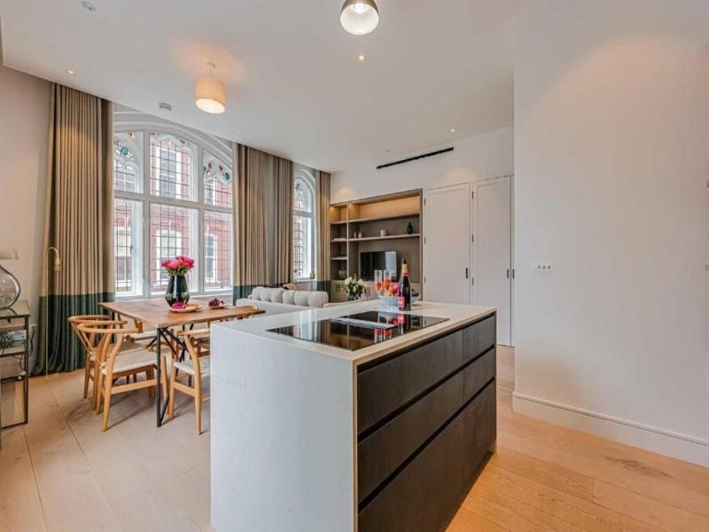 Westminster Apartments By D'montrio image