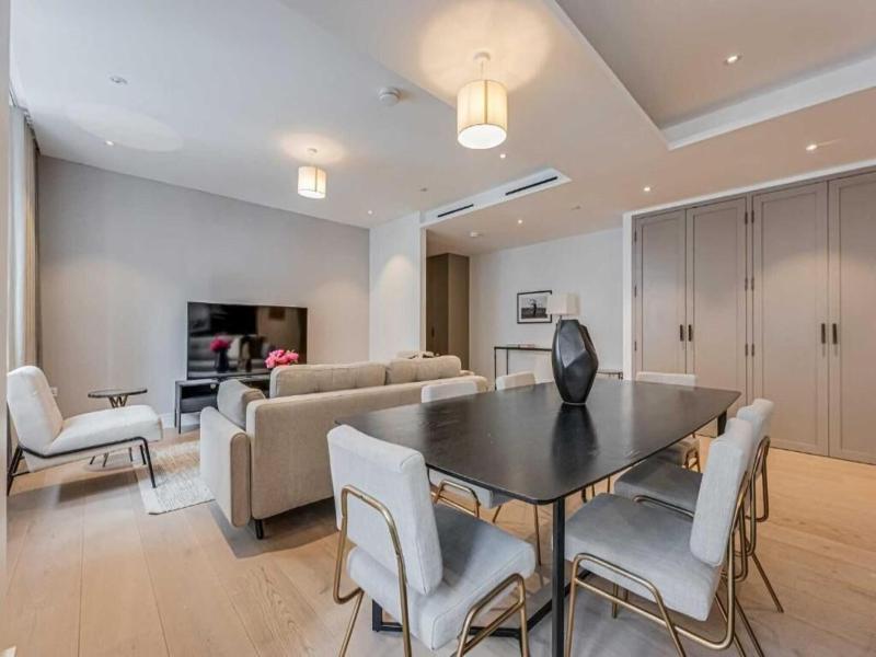 Westminster Apartments By D'montrio image