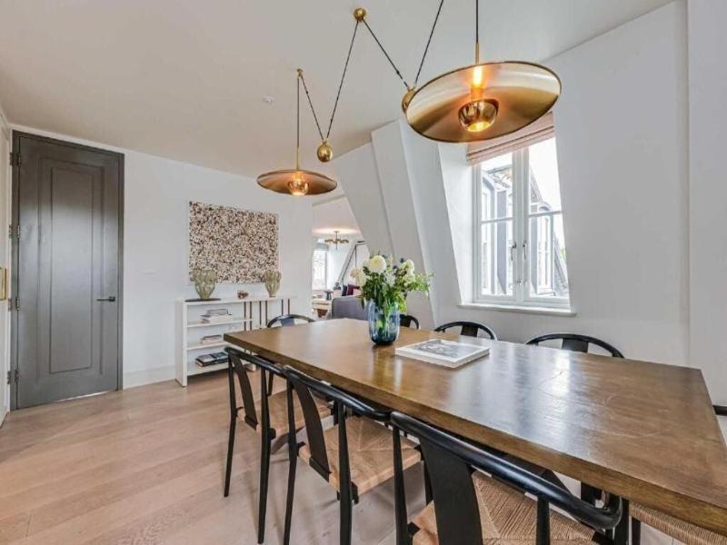 Westminster Apartments By D'montrio — restaurant