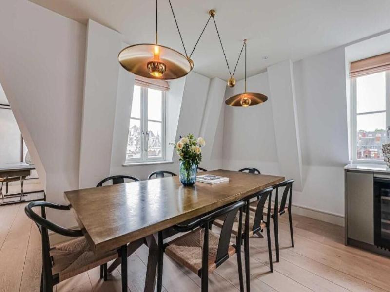 Westminster Apartments By D'montrio image