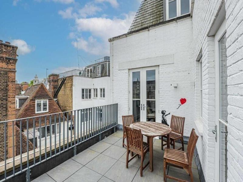 Westminster Apartments By D'montrio image