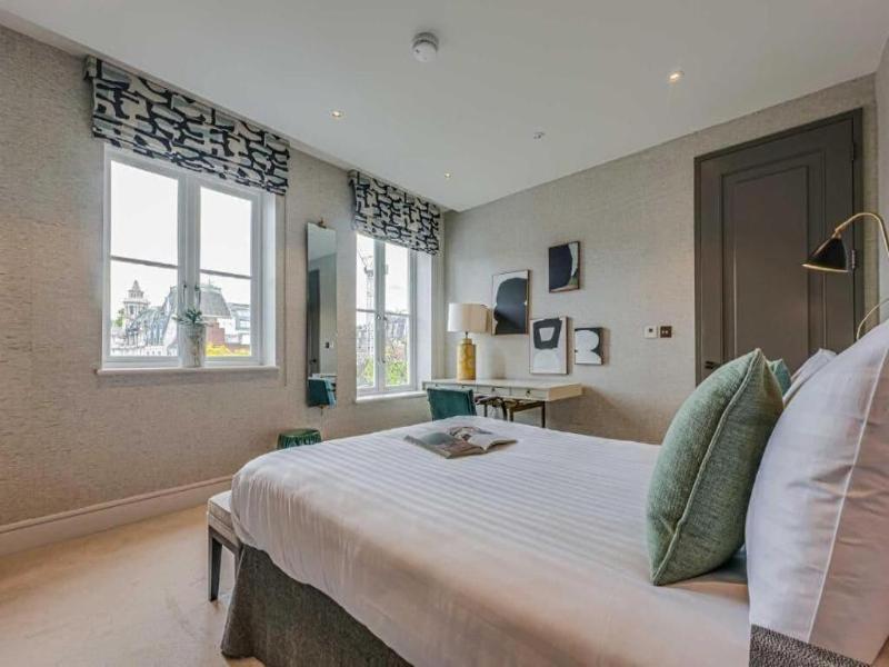 Westminster Apartments By D'montrio image
