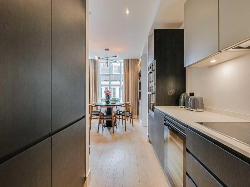Westminster Apartments By D'montrio image
