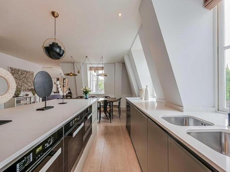 Westminster Apartments By D'montrio image