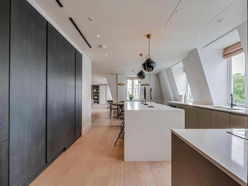 Westminster Apartments By D'montrio image