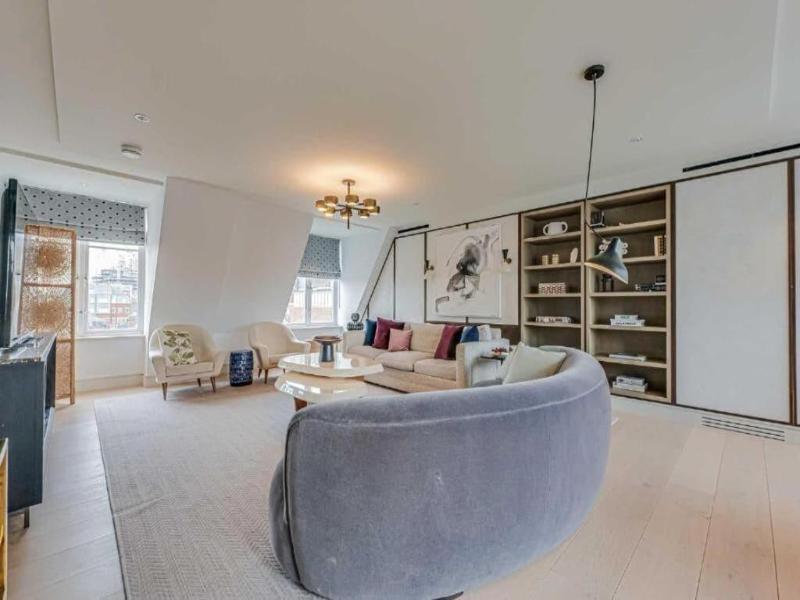 Westminster Apartments By D'montrio image