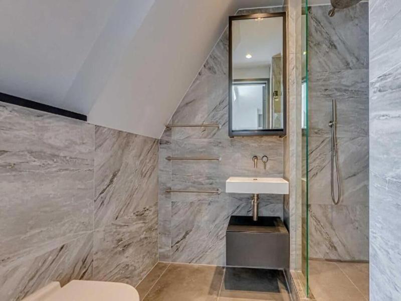 Westminster Apartments By D'montrio image