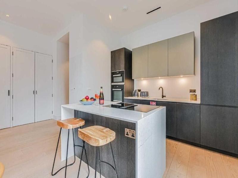 Westminster Apartments By D'montrio image