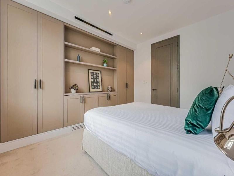Westminster Apartments By D'montrio image