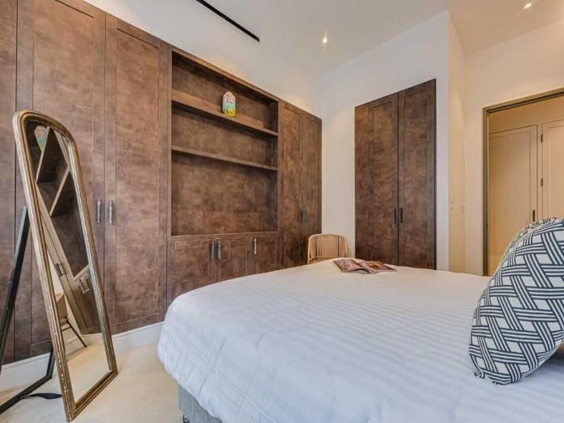 Westminster Apartments By D'montrio image