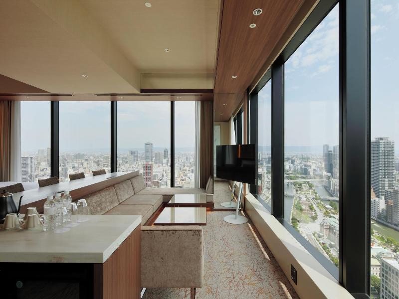 Candeo Hotels Osaka The Tower image