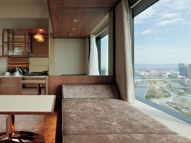 Candeo Hotels Osaka The Tower image