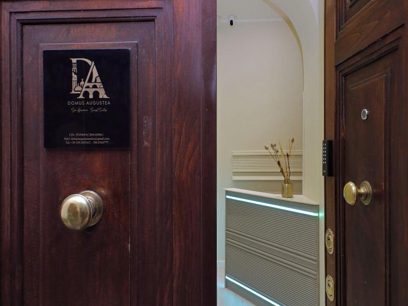 Domus Augustea San Giovanni Sunset Suites image