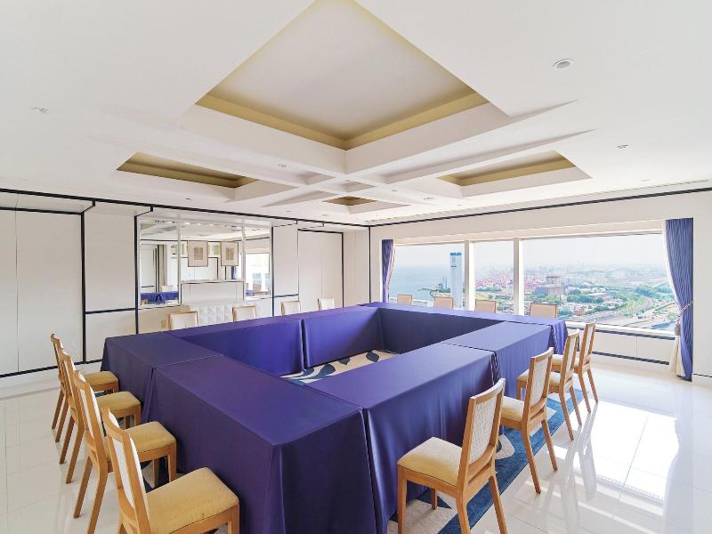 Ana Holiday Inn Tokyo Bay By Ihg image