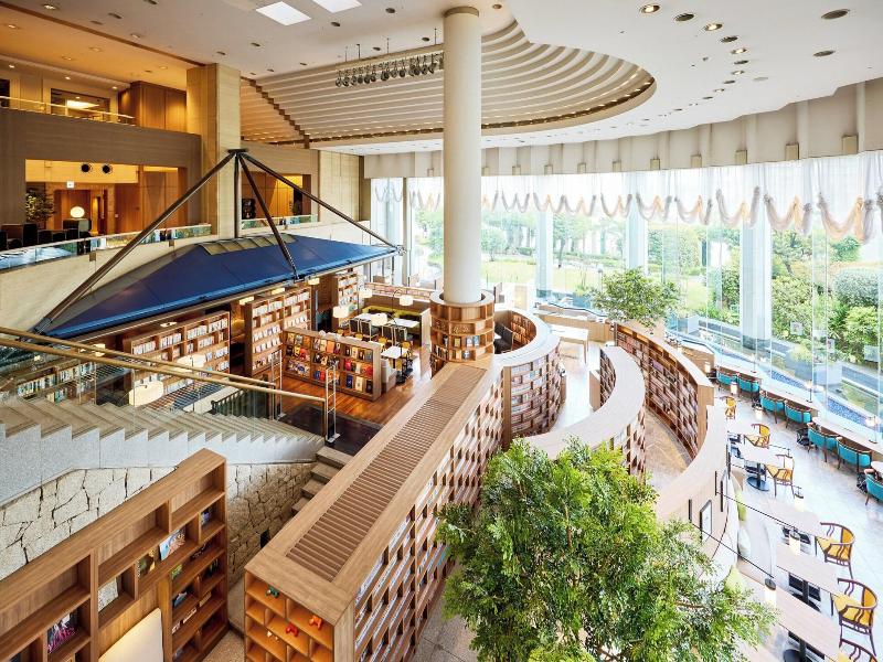 Ana Holiday Inn Tokyo Bay By Ihg image
