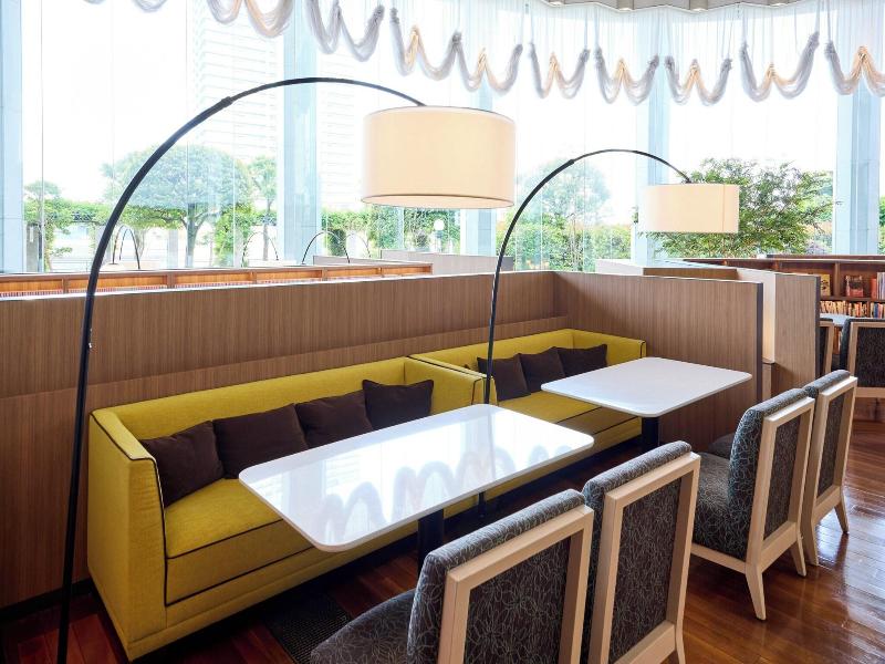 Ana Holiday Inn Tokyo Bay By Ihg image