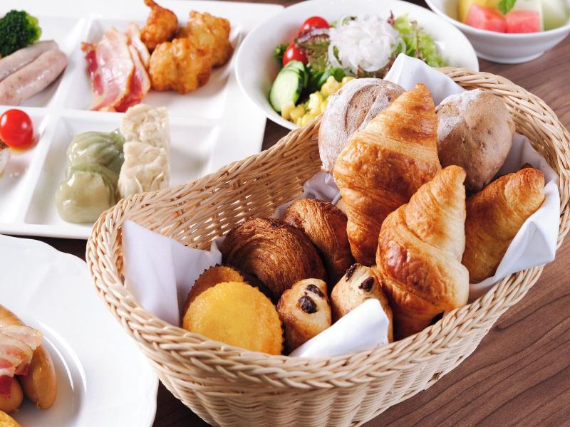 Ana Holiday Inn Tokyo Bay By Ihg image
