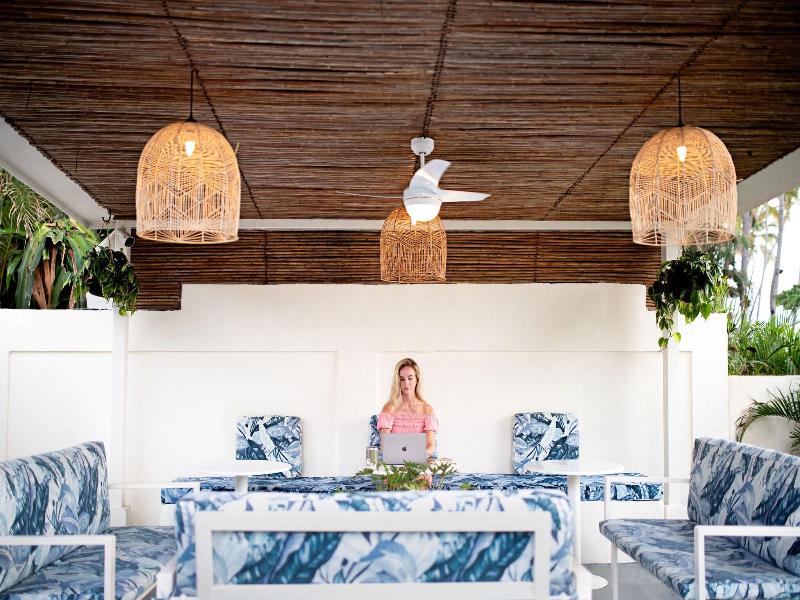 Hotel Perla De La Playa image
