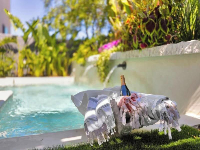 @marbella Lane - Stylish Dream Home In Rmv W/ Pool image