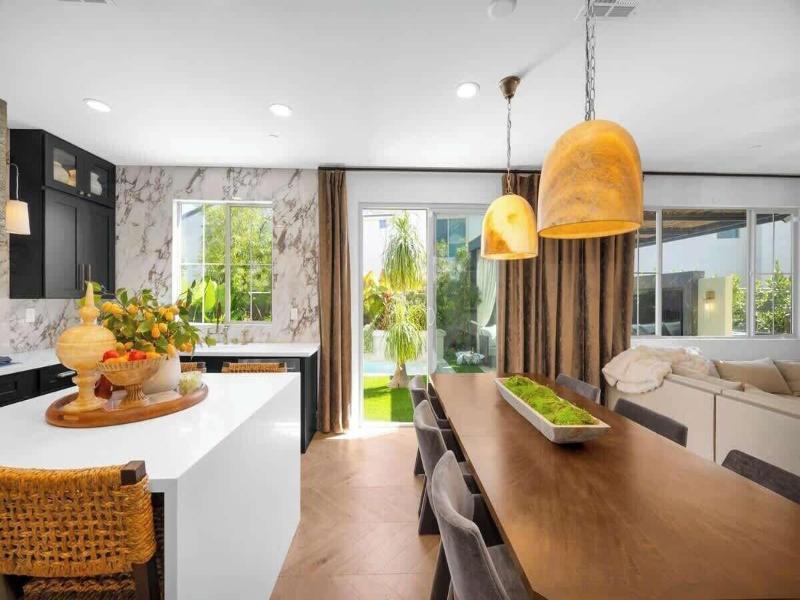 @marbella Lane - Stylish Dream Home In Rmv W/ Pool image